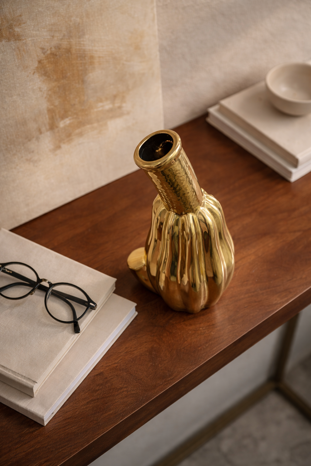 Golden Élan Statement Vase