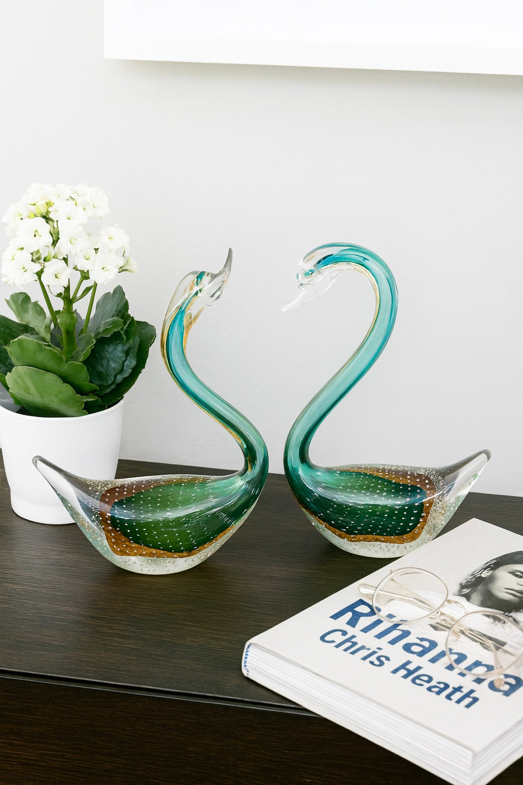 Emerald Grace Swan Set